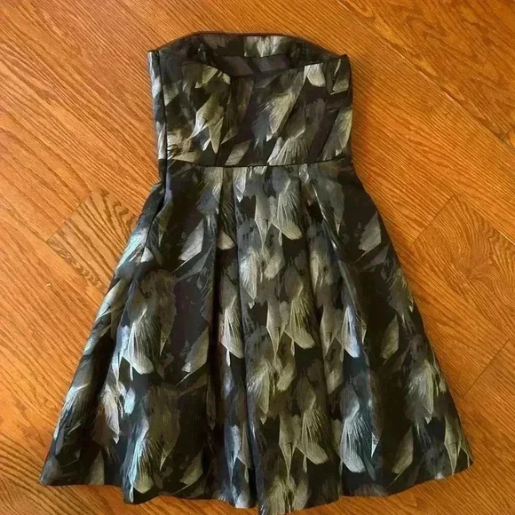 WHBM Strapless Jacquard Feather Print Fit Flare Dress Size 00 Party Special Occ - Picture 12 of 13